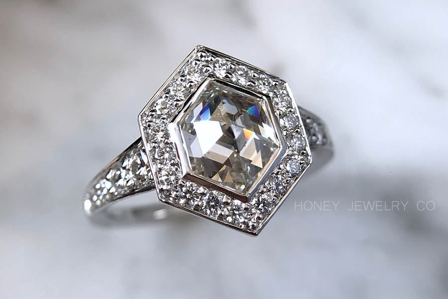 Hexagon shaped clearance diamond ring