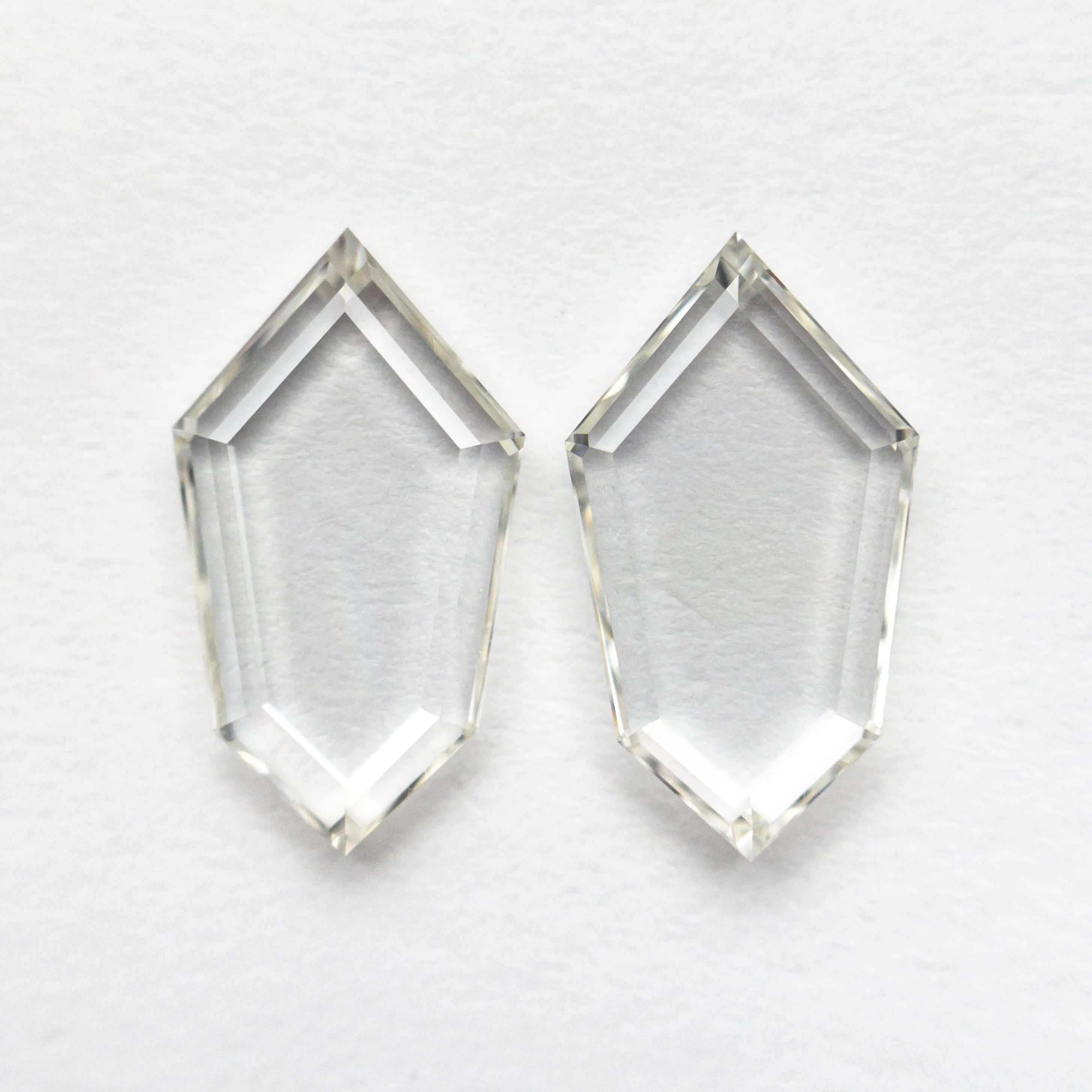 1.85cttw 2pc 10.34x5.80x1.54mm 10.30x5.78x1.58mm VS J-K Shield Portrait Cut Matching Pair 19854-49