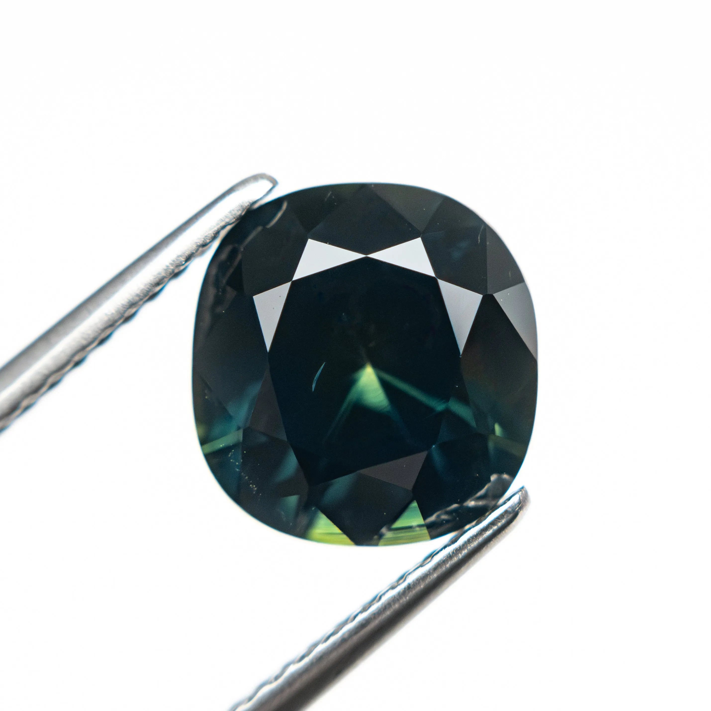 3.67ct 9.22x8.77x5.90mm Cushion Brilliant Sapphire 25377-01
