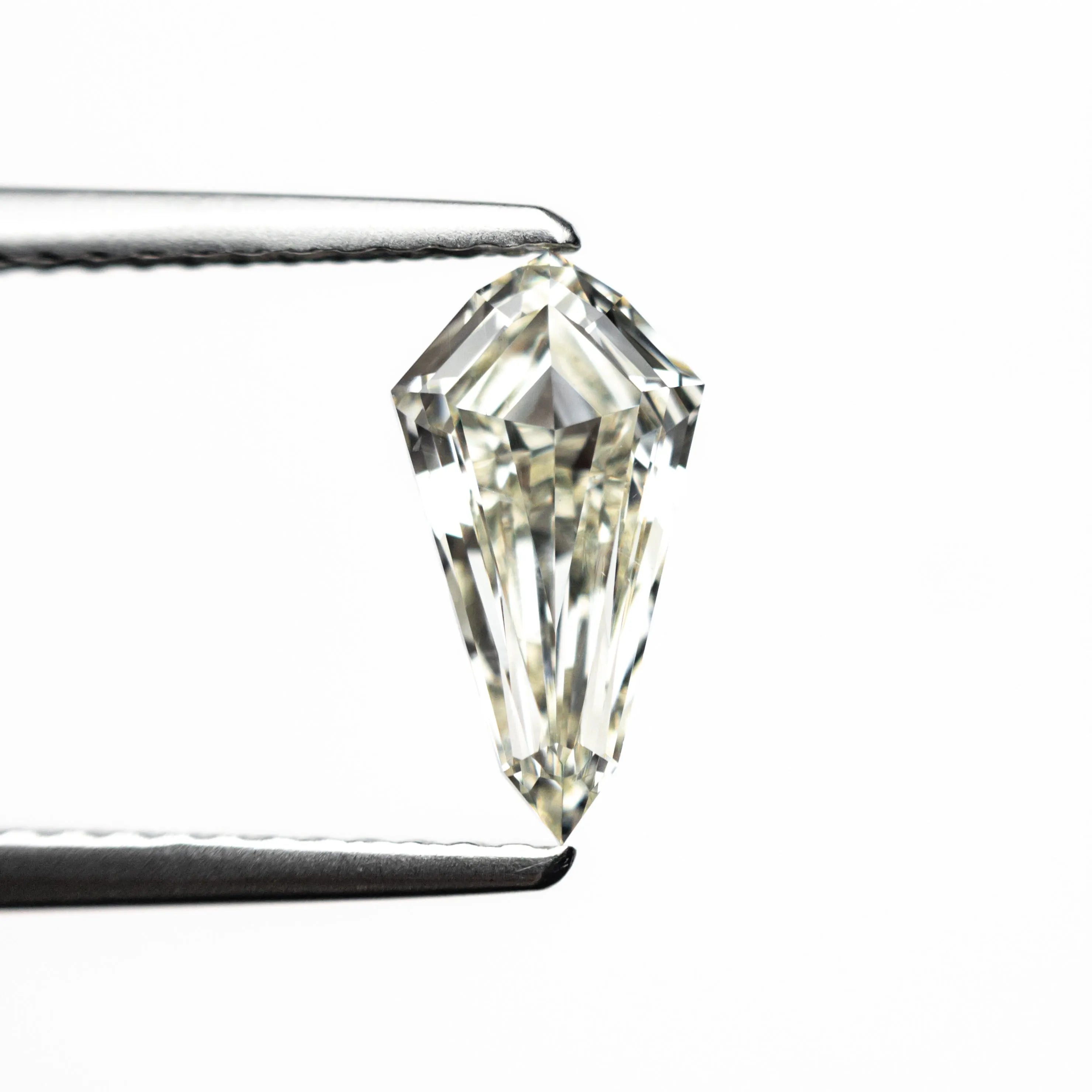 0.95ct 9.89x5.22x2.99mm SI1 L Shield Step Cut 25955-02
