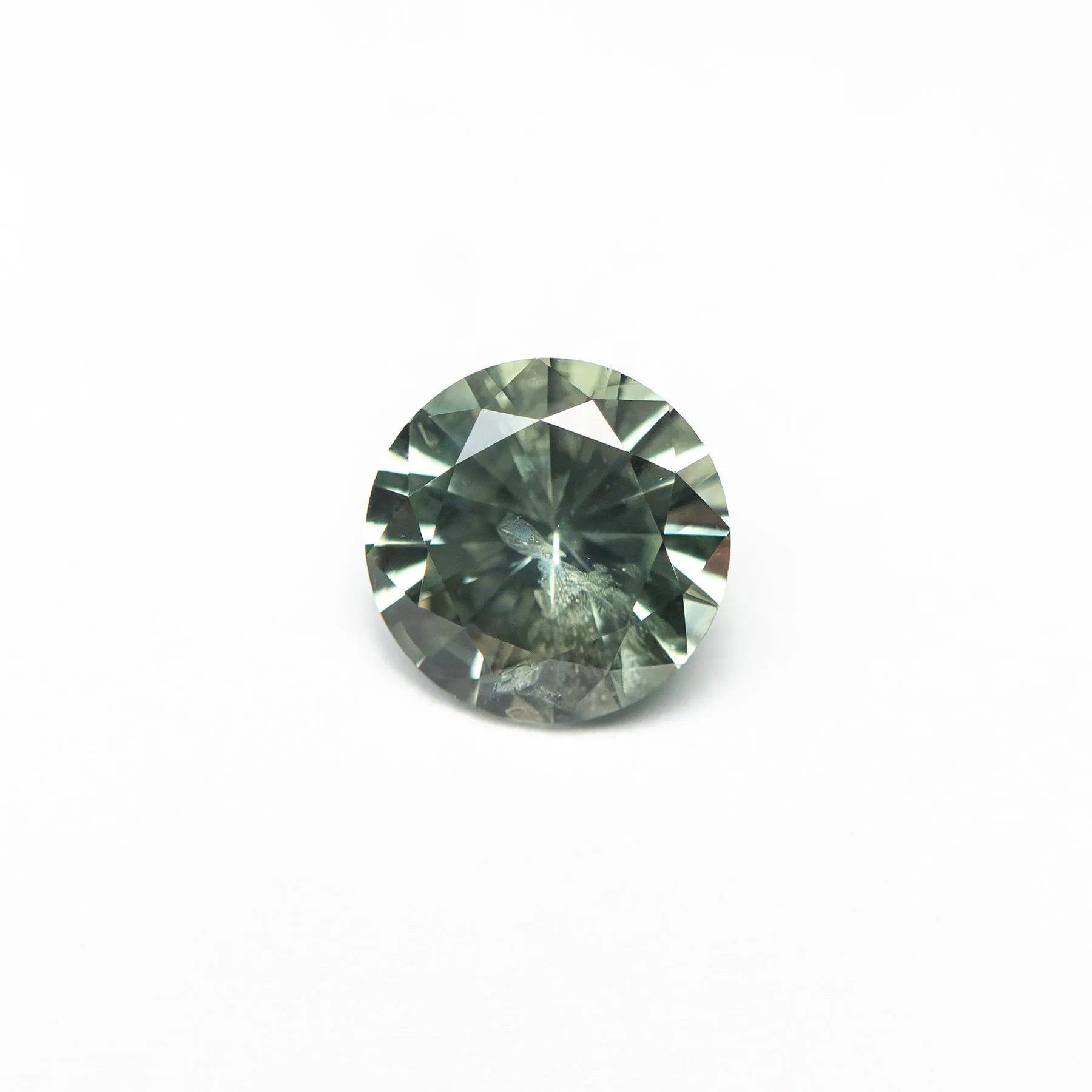 0.76ct 5.55x5.22x3.43mm Round Brilliant Sapphire 26134-03