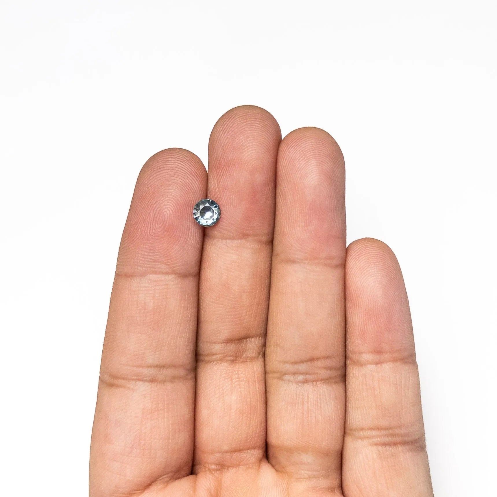 0.62ct 5.58x5.58x2.85mm Round Brilliant Sapphire 26134-05
