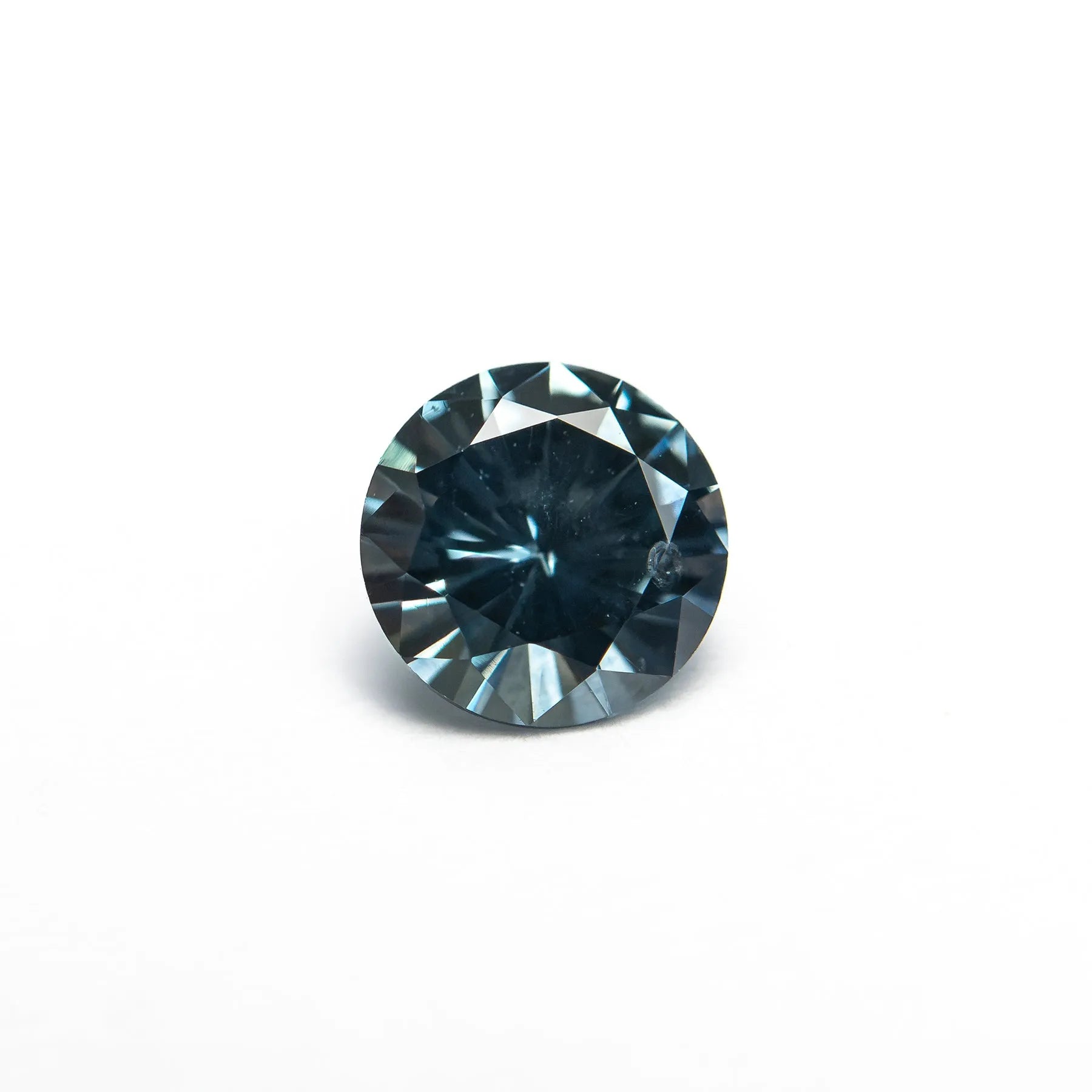 0.76ct 5.56x5.55x3.45mm Round Brilliant Sapphire 26134-10
