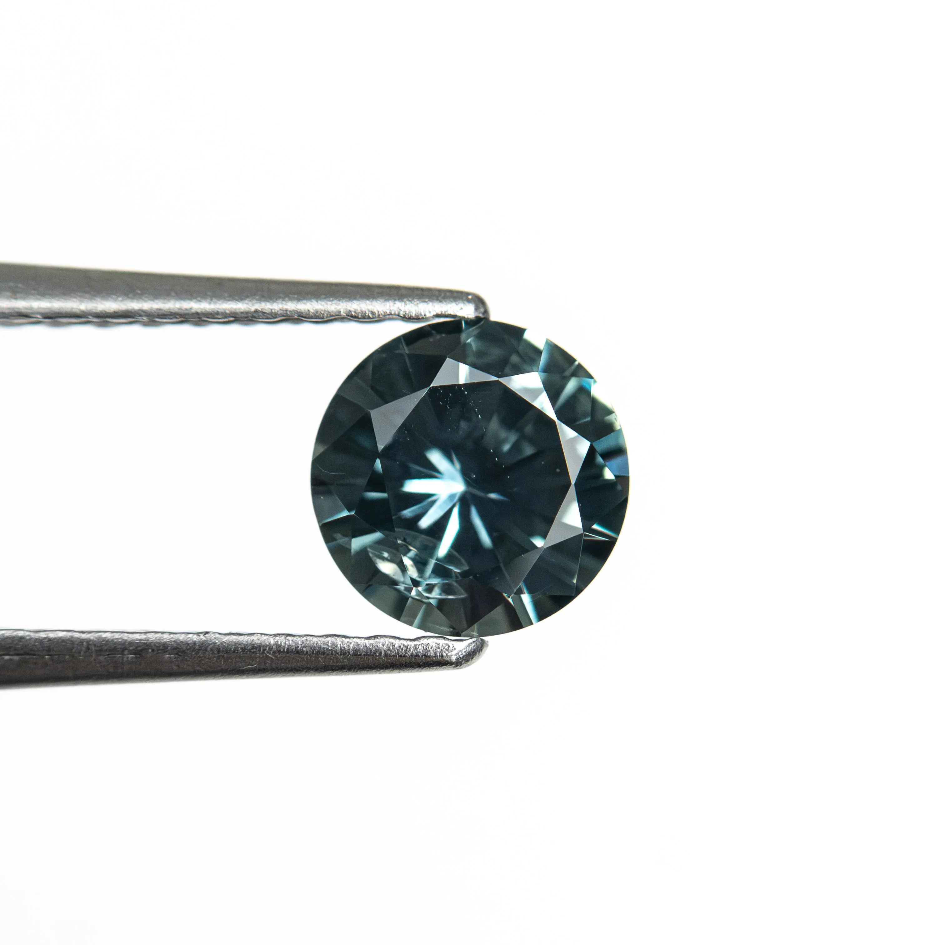0.75ct 5.54x5.53x3.42mm Round Brilliant Sapphire 26134-13