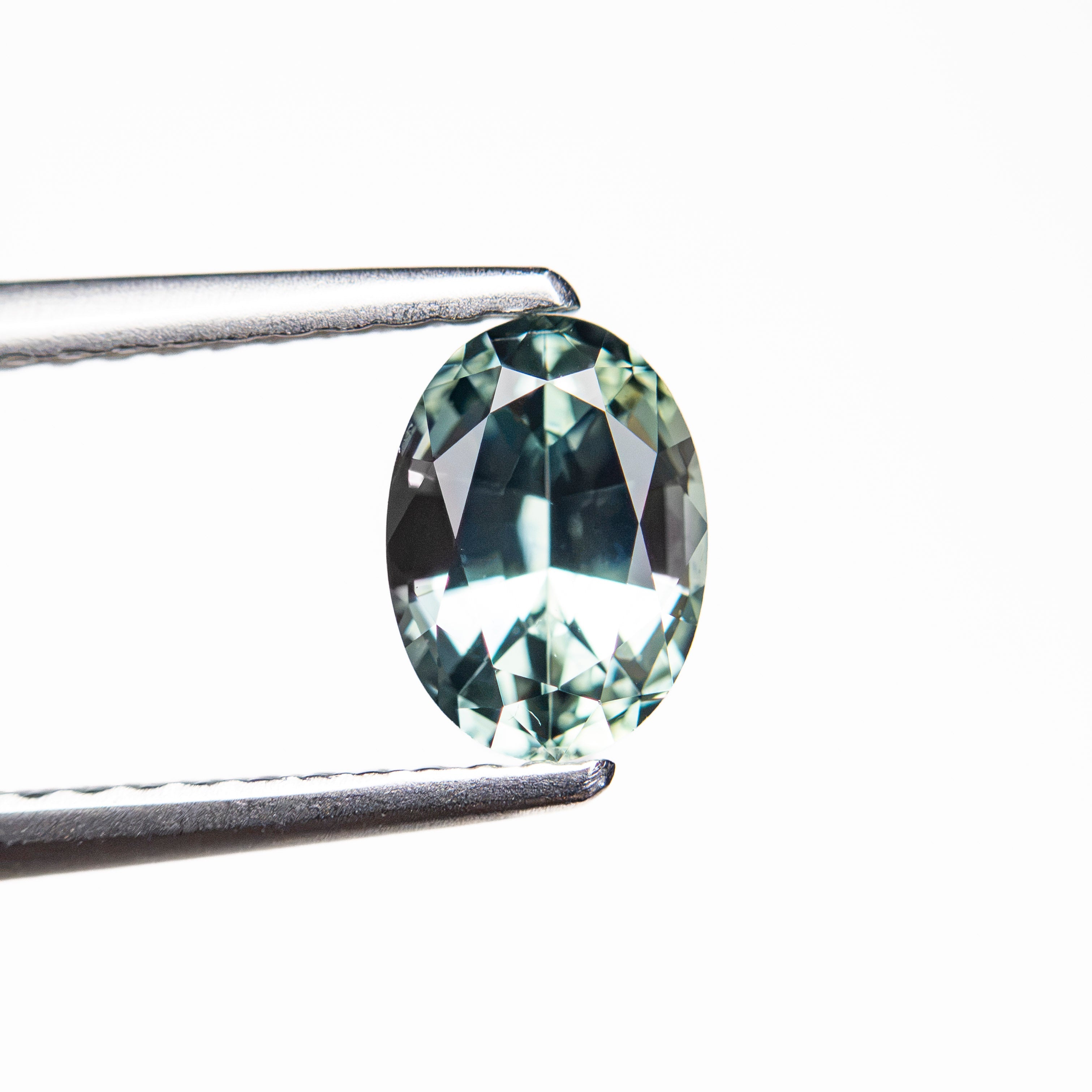 1.05ct 6.86x4.94x3.71mm Oval Brilliant Sapphire 26162-06