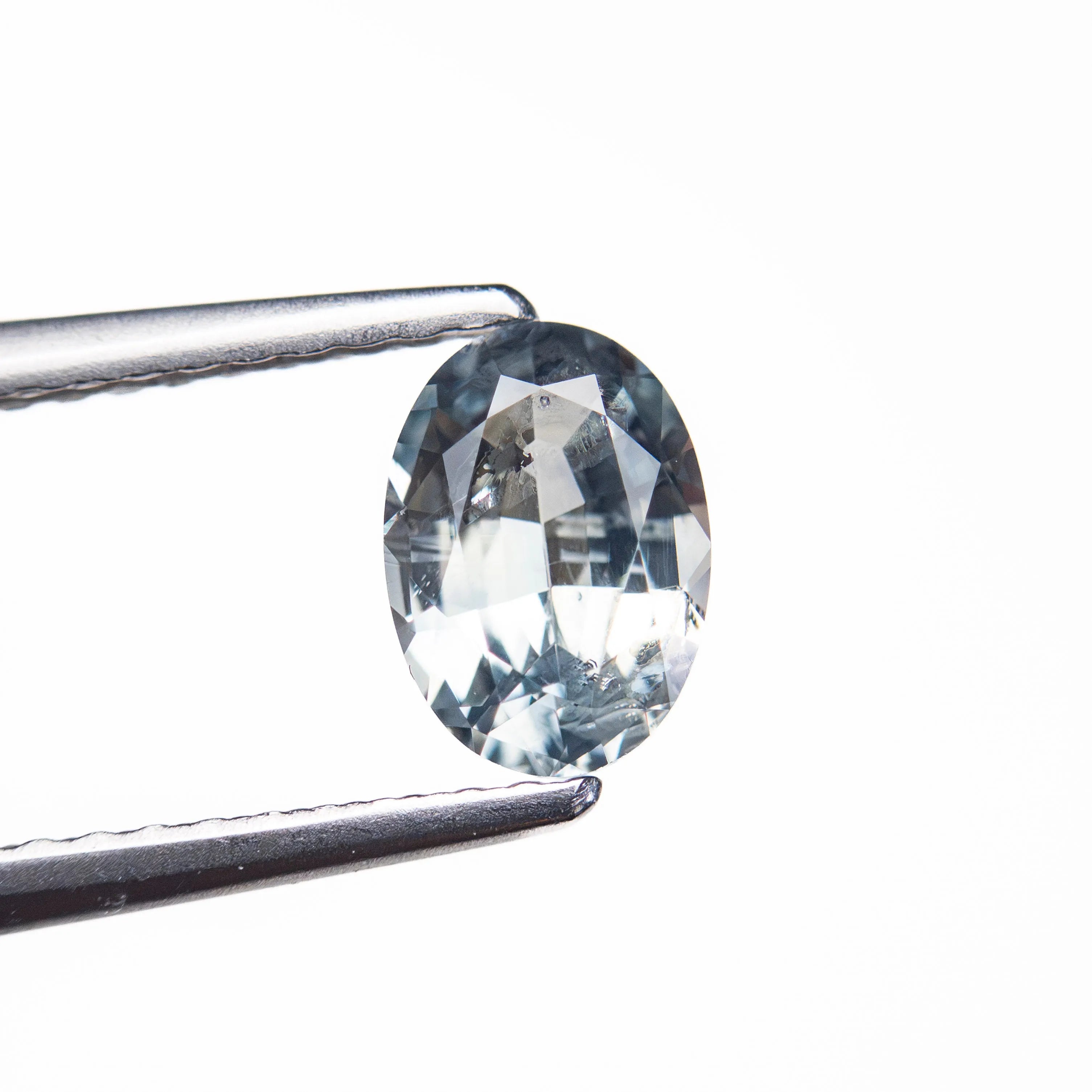 0.90ct 6.93x4.91x3.11mm Oval Brilliant Sapphire 26162-11