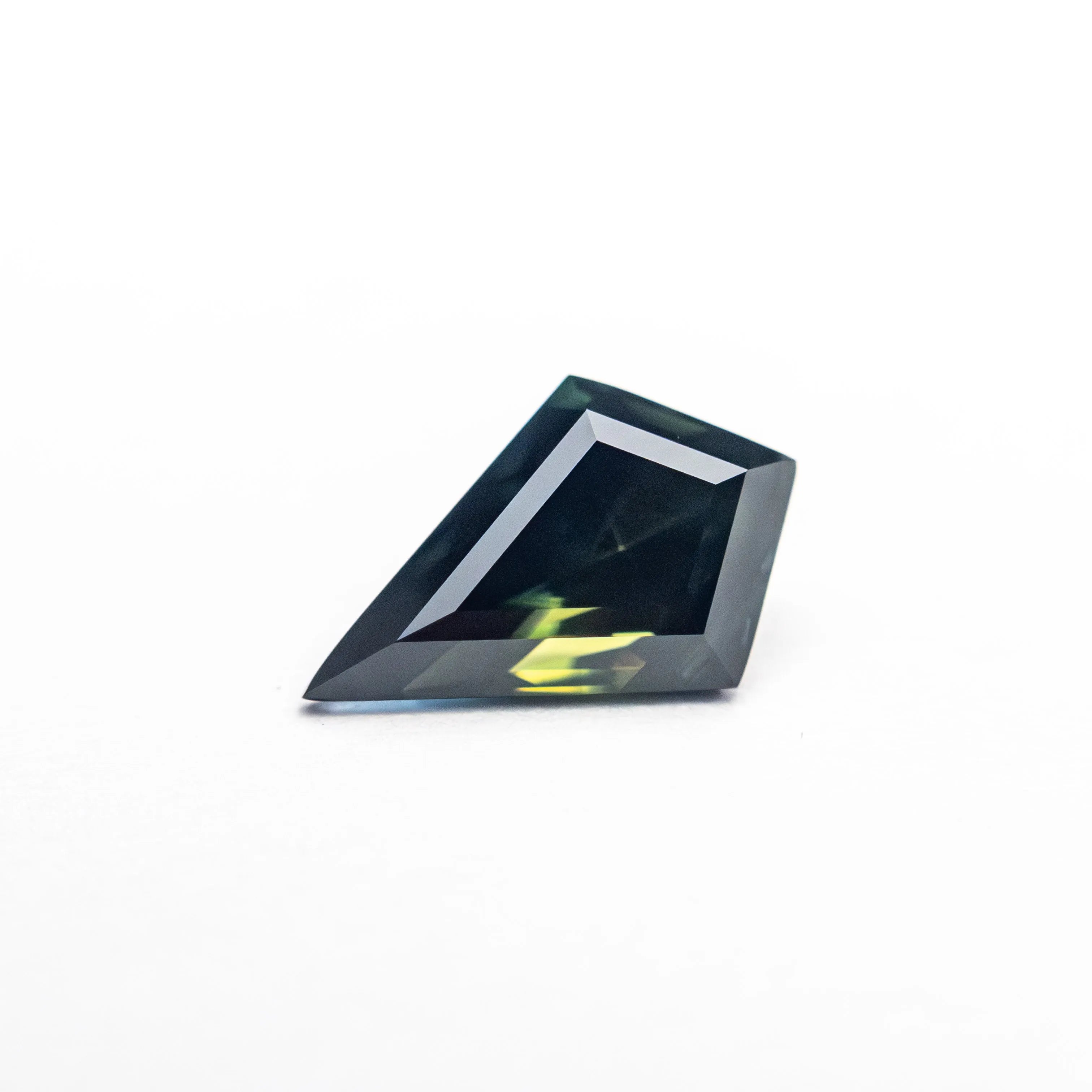 0.91ct 8.39x5.40x3.77mm Kite Step Cut Sapphire 26516-05