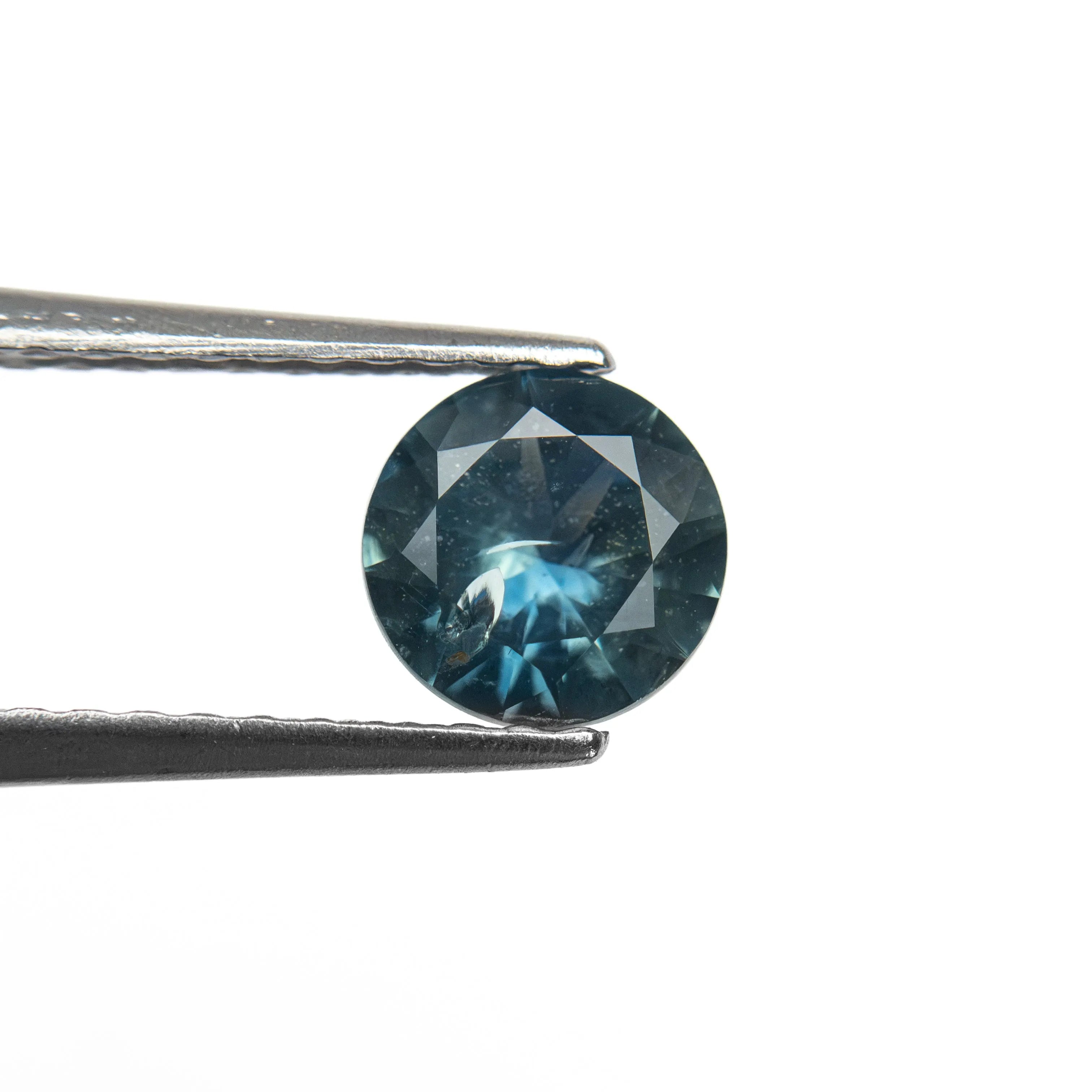 0.69ct 5.50x5.53x3.12mm Round Brilliant Sapphire 26580-01
