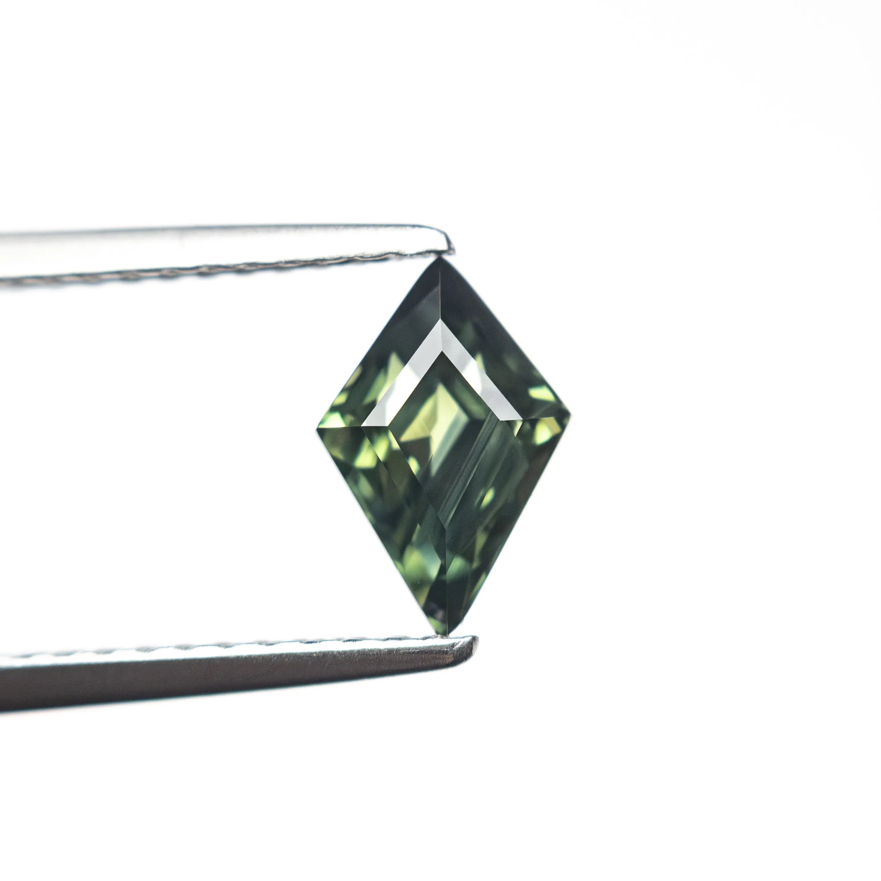 1.06ct 8.15x5.50x4.23mm Kite Step Cut Sapphire 27138-01