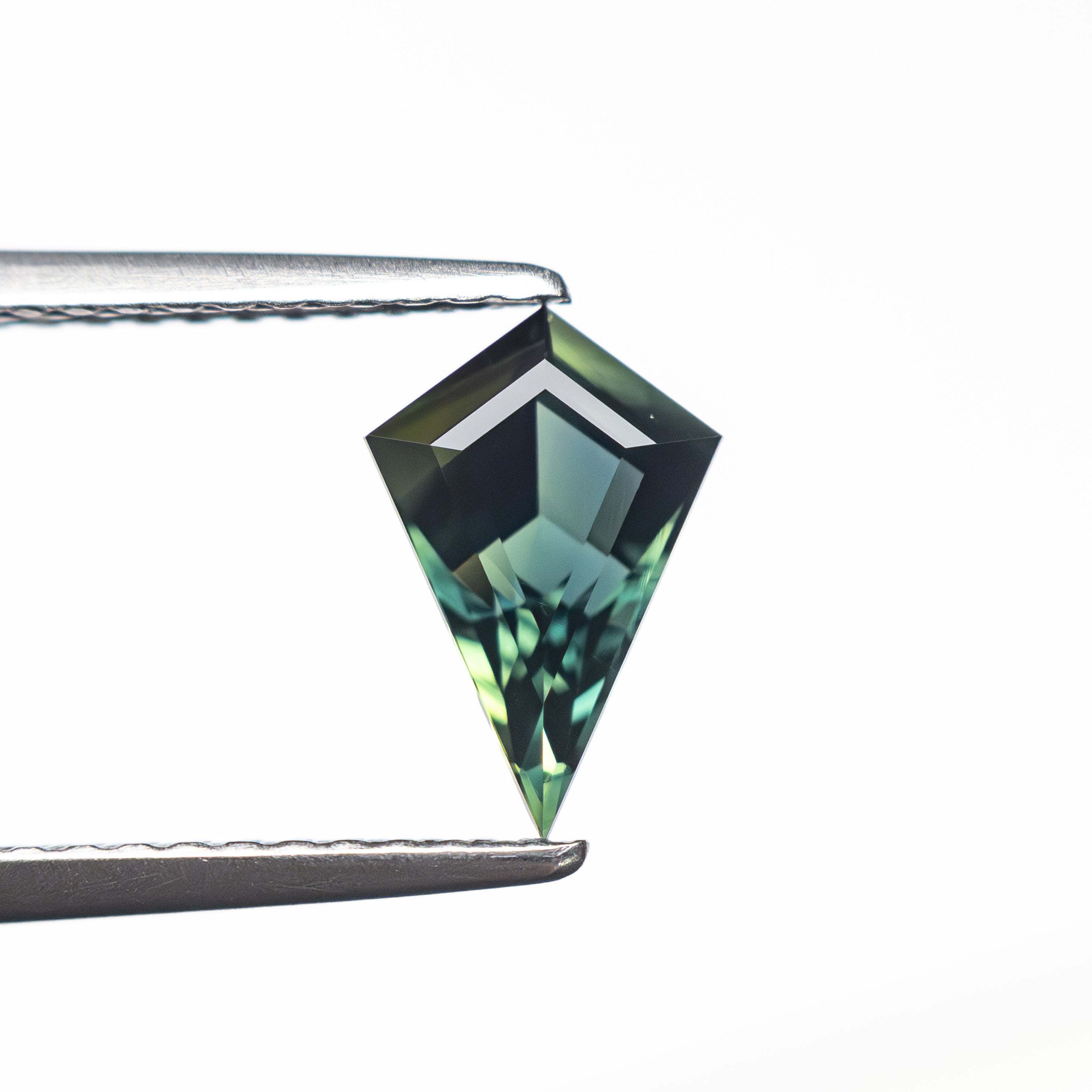 1.03ct 9.08x6.08x3.79mm Kite Step Cut Sapphire 27138-04