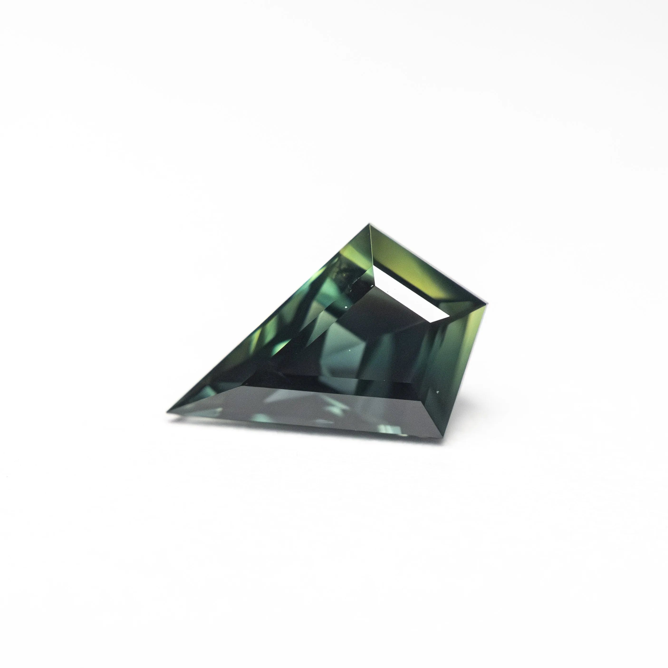 1.03ct 9.08x6.08x3.79mm Kite Step Cut Sapphire 27138-04