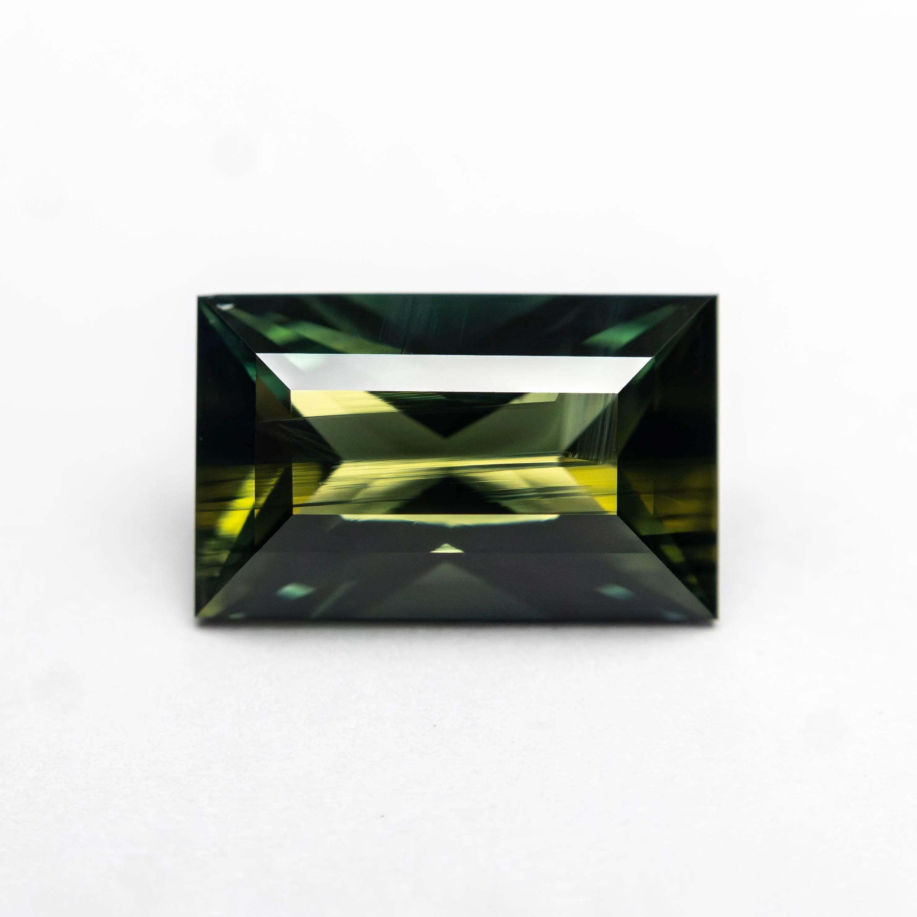 2.24ct 9.26x5.80x4.41mm Rectangle Step Cut Sapphire 27324-02