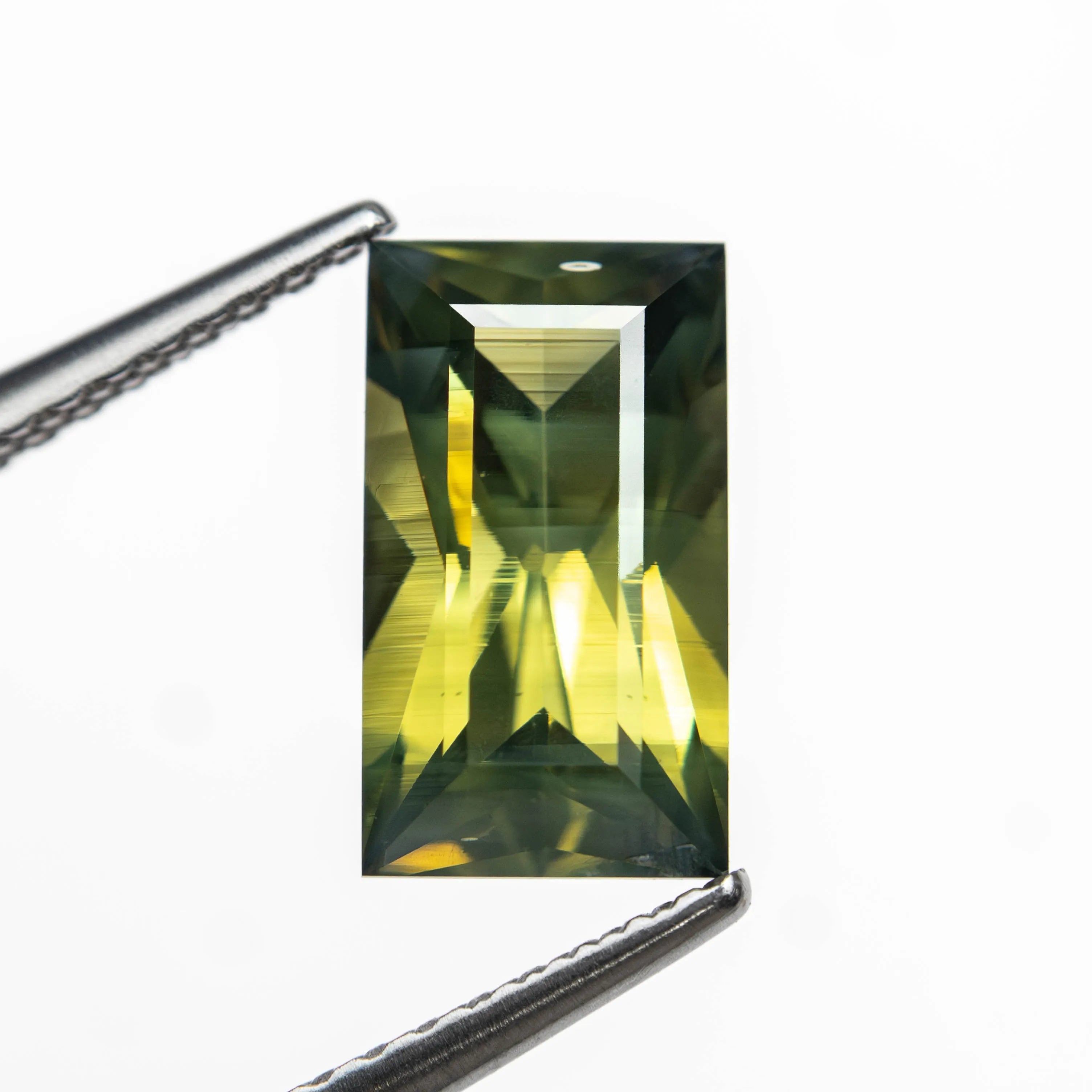 2.18ct 9.56x5.44x4.30mm Rectangle Step Cut Sapphire 27324-03