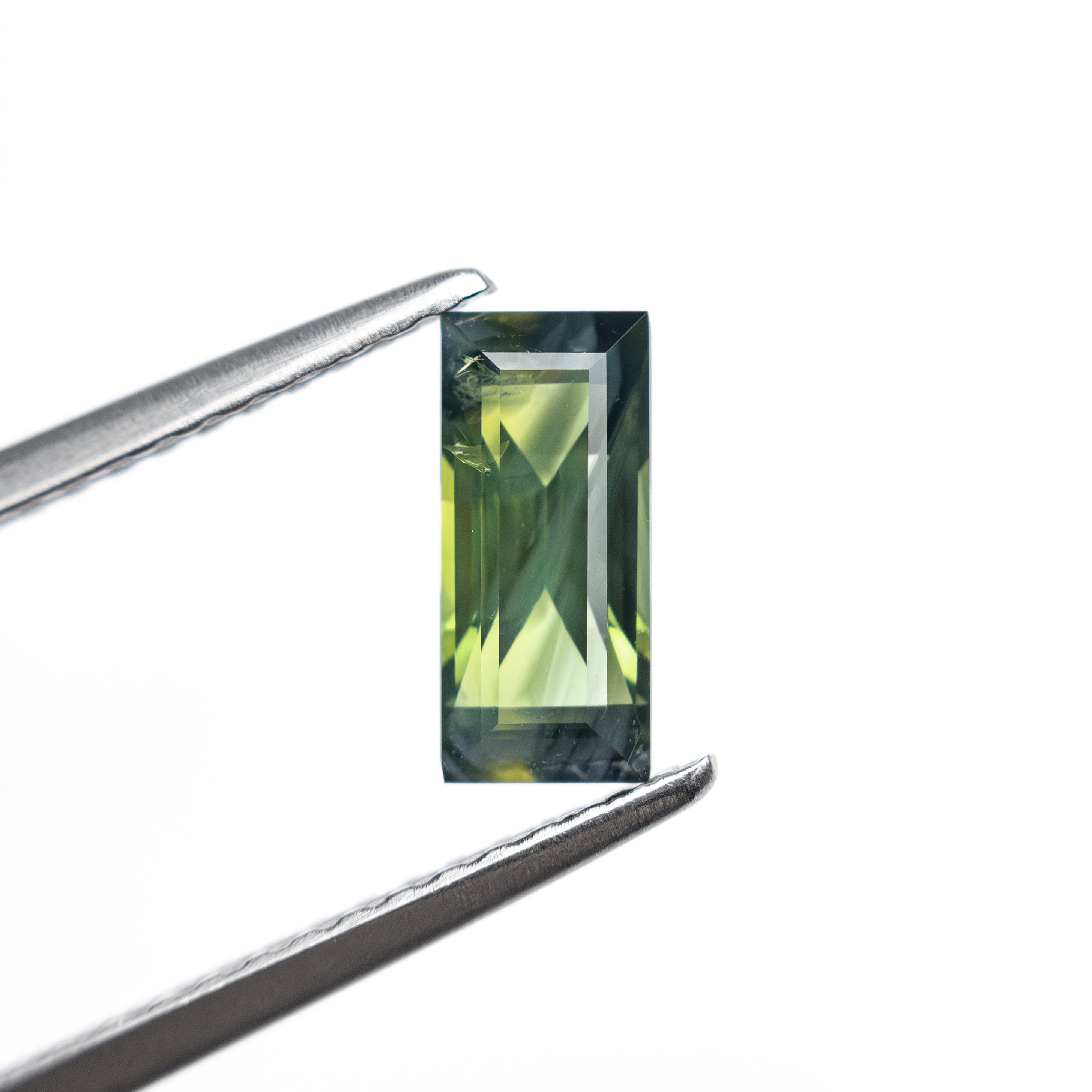 0.81ct 7.9x3.54x2.82mm Rectangle Step Cut Sapphire 27336-42