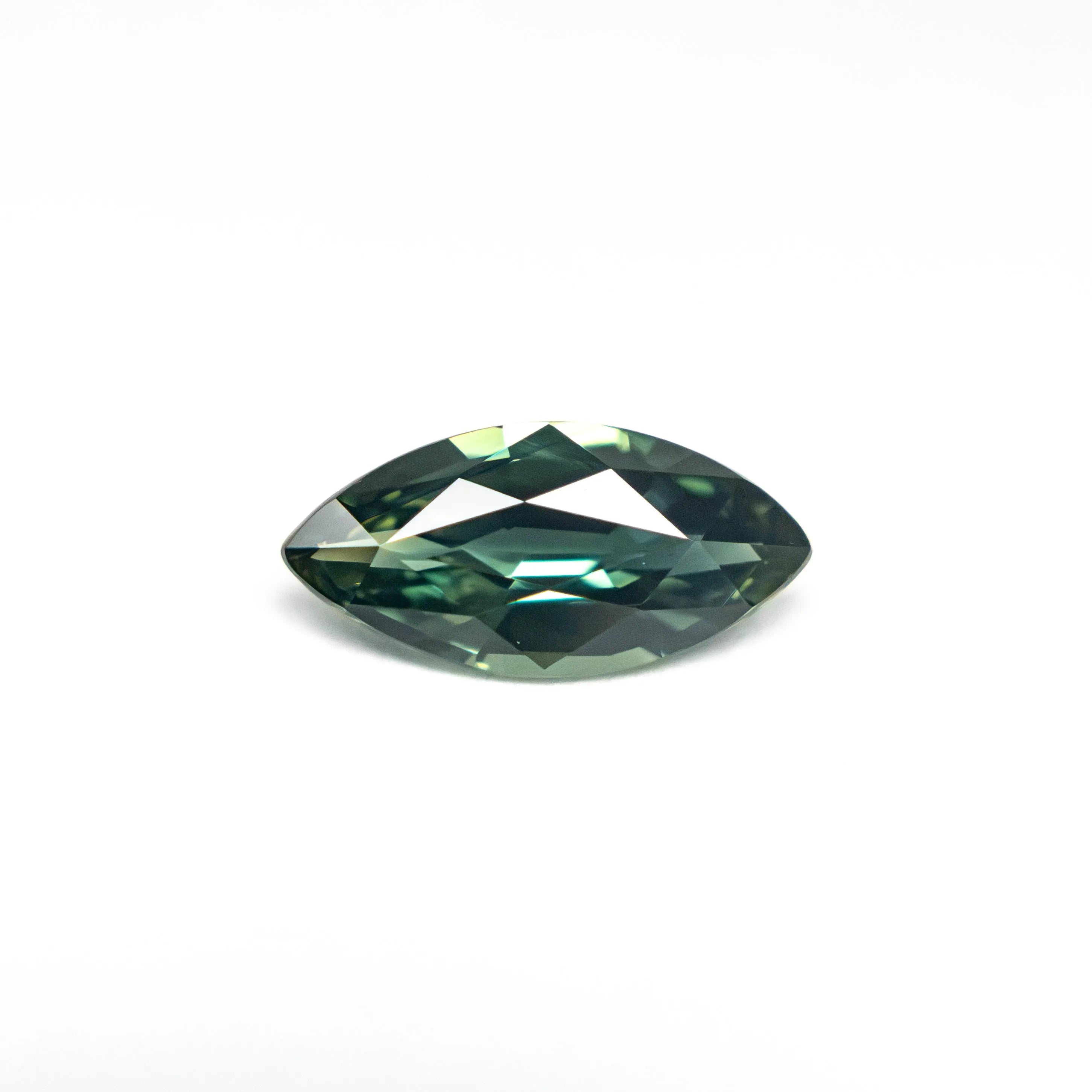 0.67ct 8.62x4.04x2.57mm Marquise Brilliant Sapphire 27340-03
