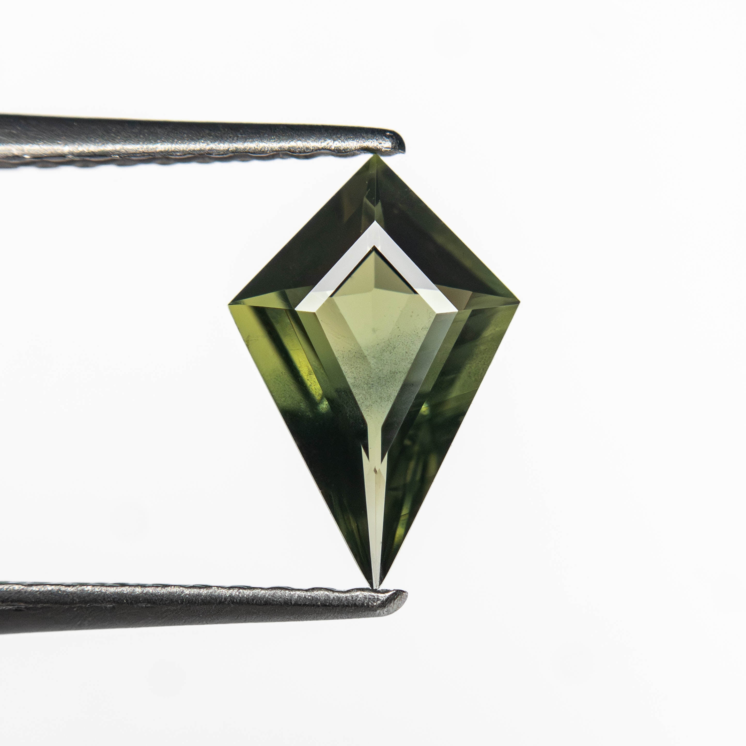 0.67ct 9.19x6.15x2.40mm Kite Step Cut Sapphire 27363-12