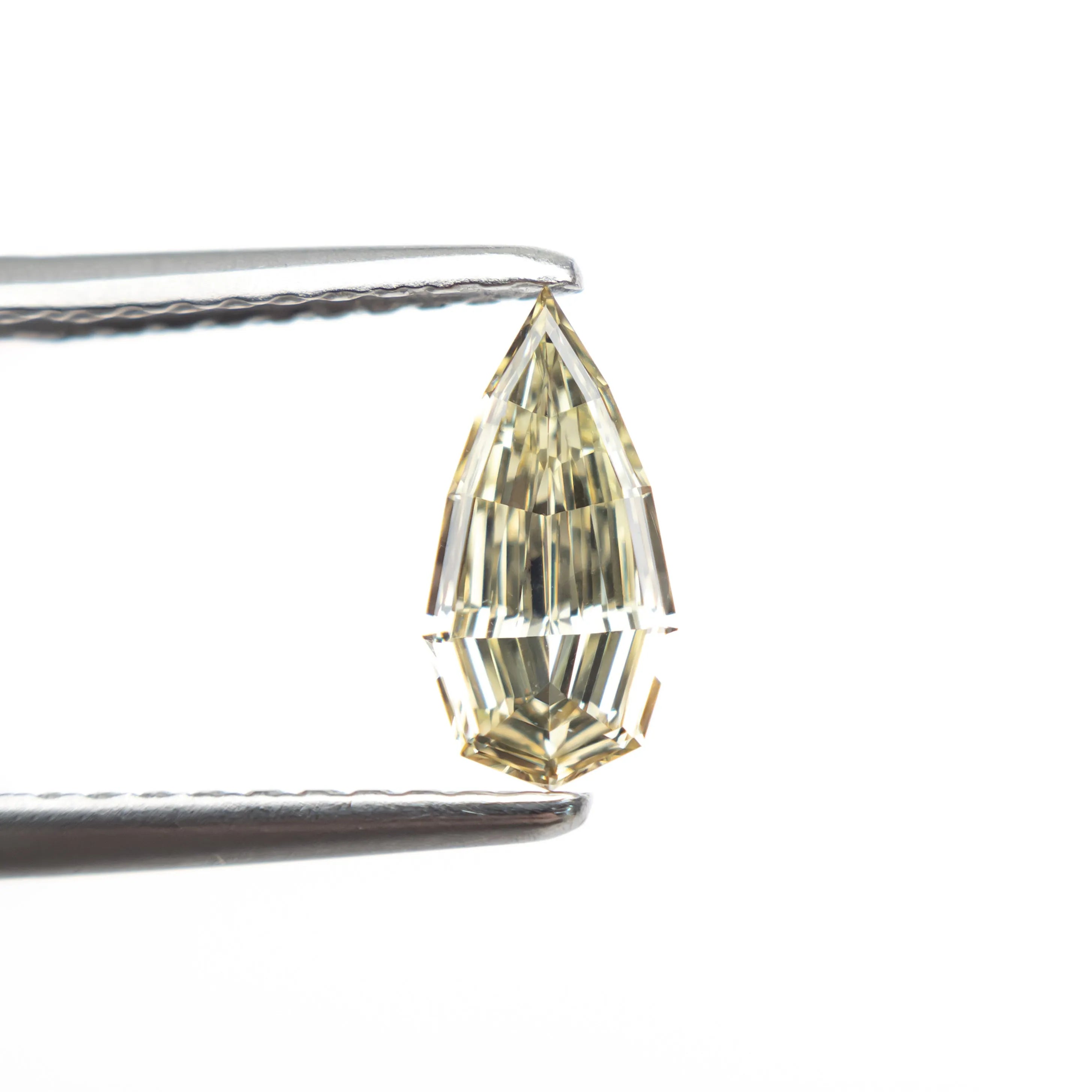 0.42ct 8.18x4.09x1.92mm VS2 C5 Geo Pear Step Cut 🇿🇦 27364-17