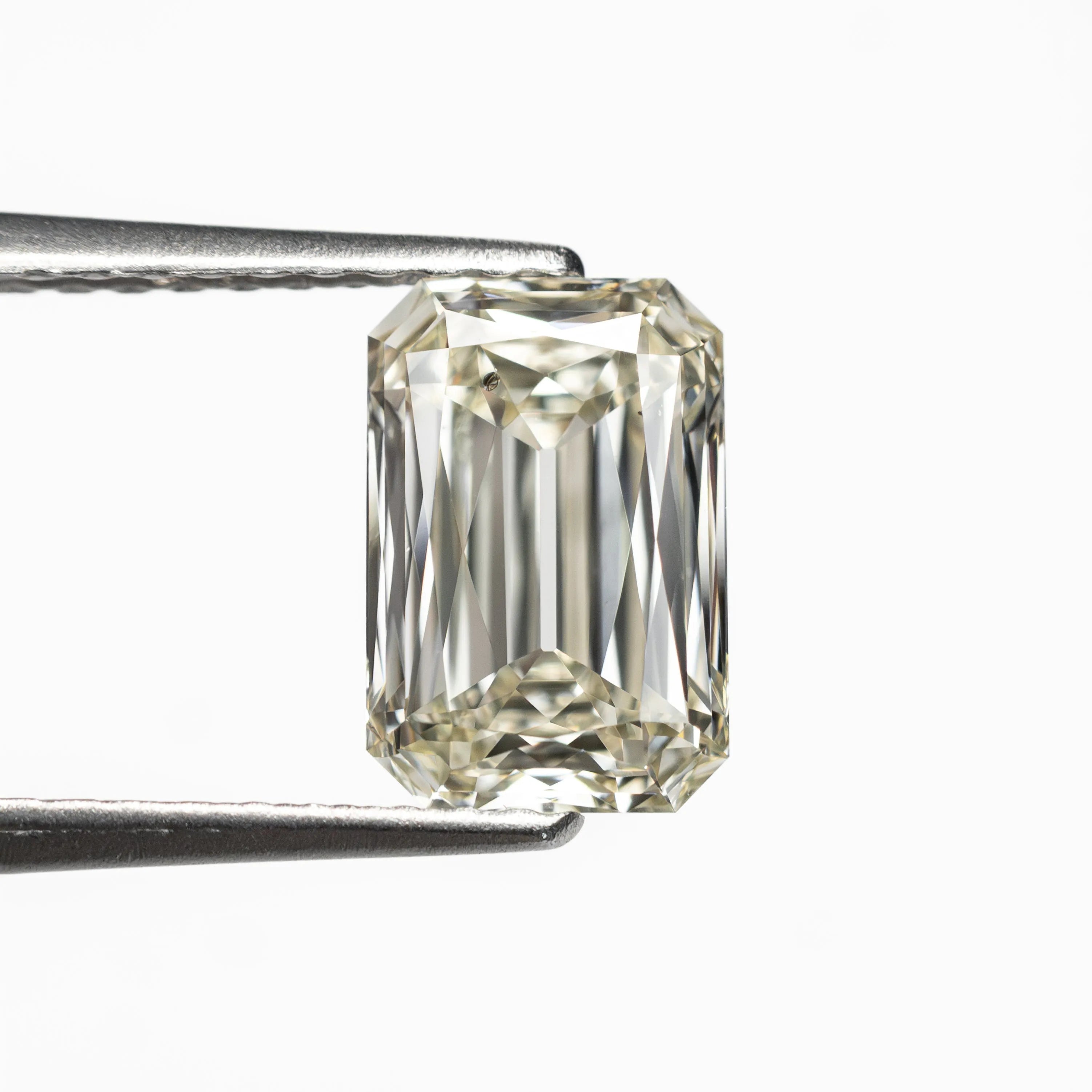 1.49ct 8.02x5.39x3.41mm GIA SI1 U-V Cut Corner Rectangle Brilliant 27392-01