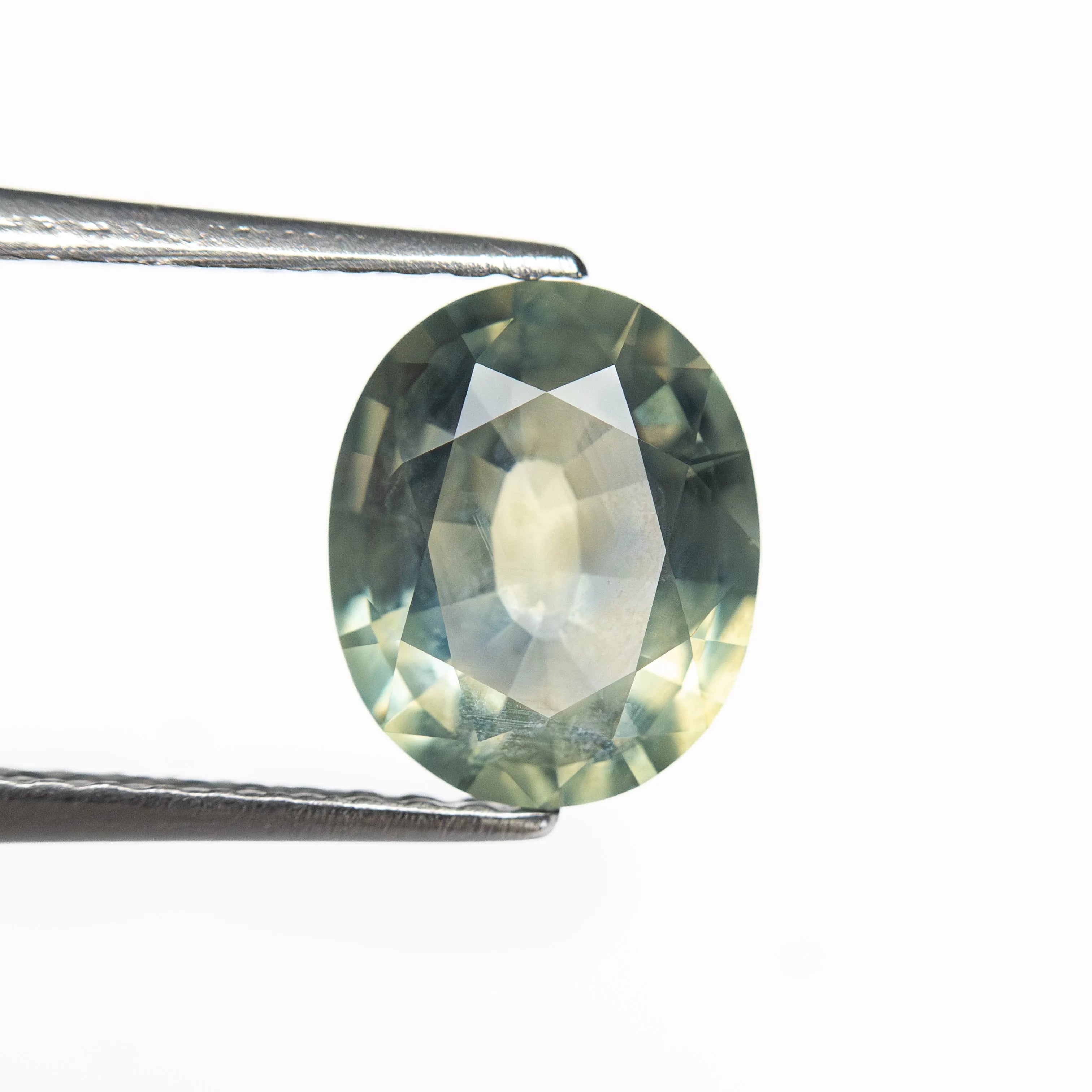 1.61ct 8.01x6.55x3.69mm Oval Brilliant Sapphire 27731-01
