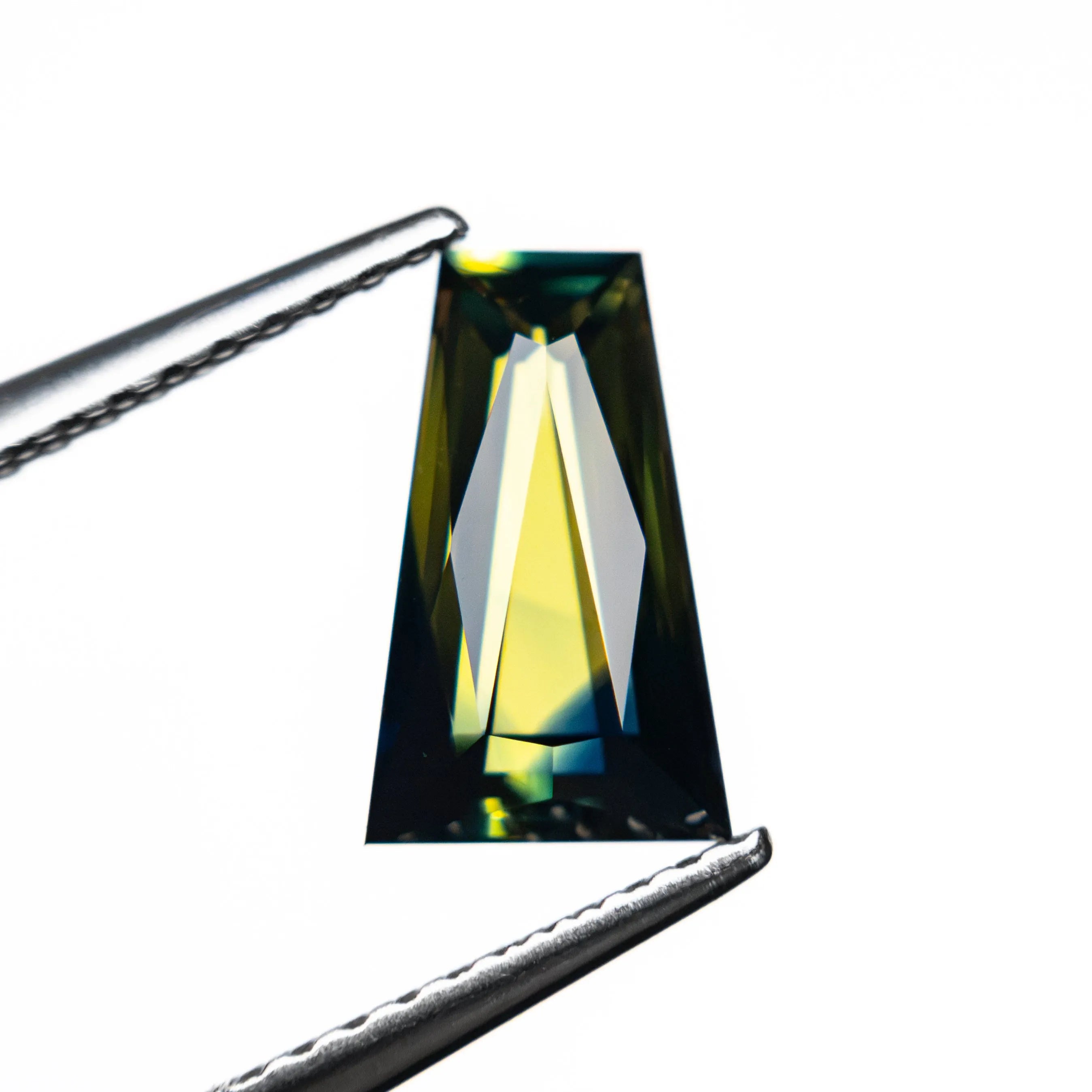 1.46ct 9.30x5.64x2.89mm Trapezoid Brilliant Sapphire 27766-05
