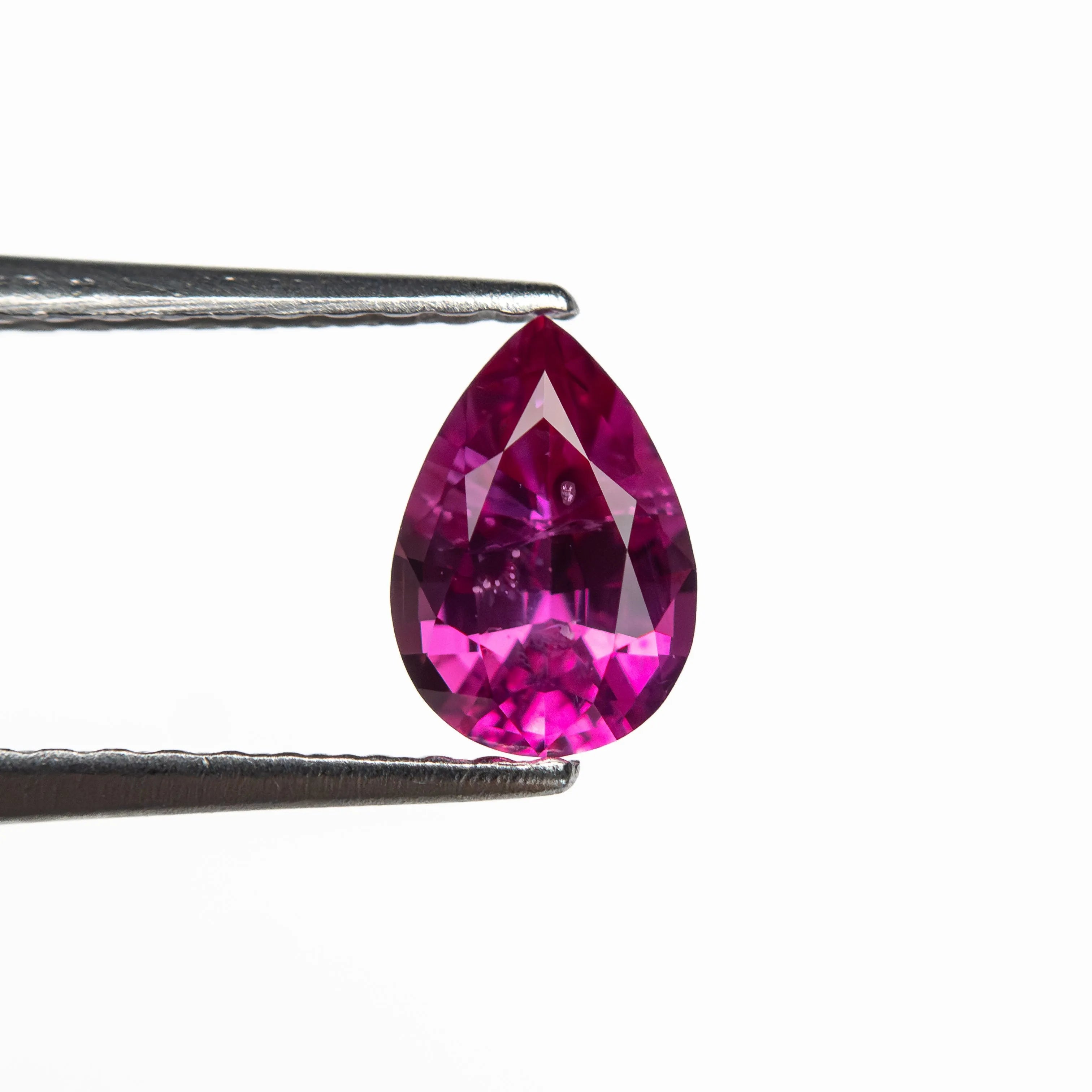 0.66ct 6.63x4.59x3.06mm Pear Brilliant Sapphire 27956-21