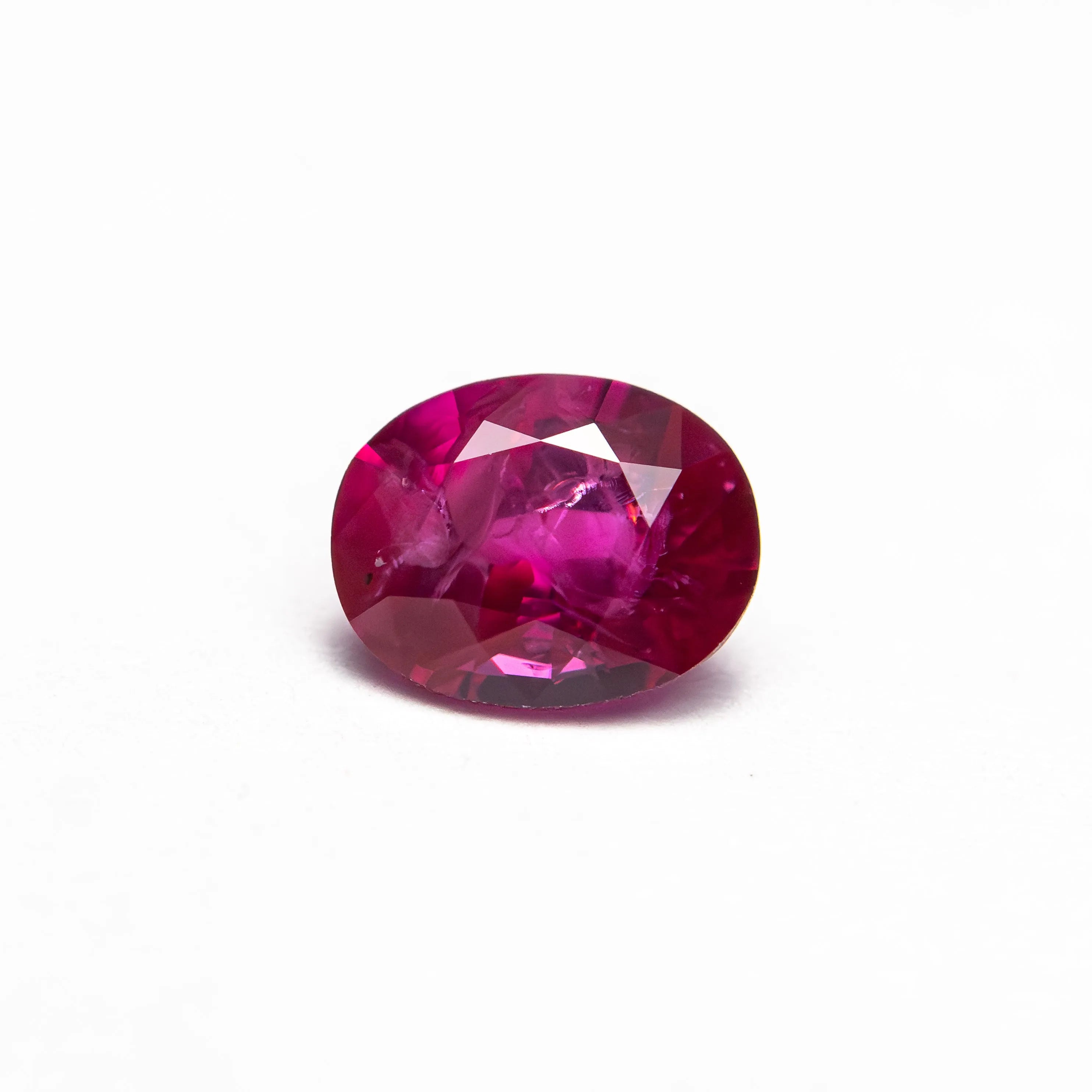 0.82ct 6.31x5.00x3.28mm Oval Brilliant Ruby 27957-02