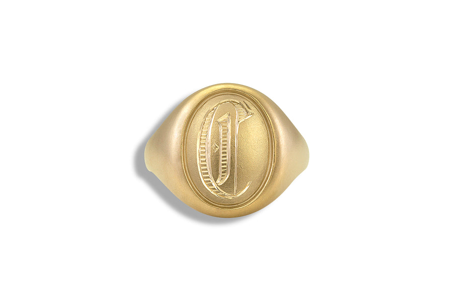 Men's Oval Signet Ring in Yellow Gold